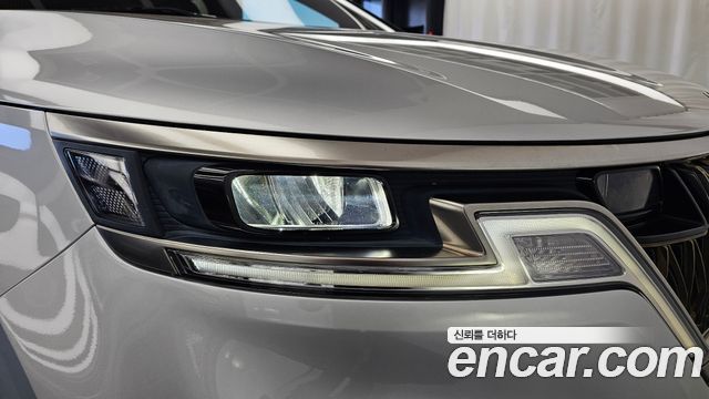 Kia Canival 2023 — photo 8