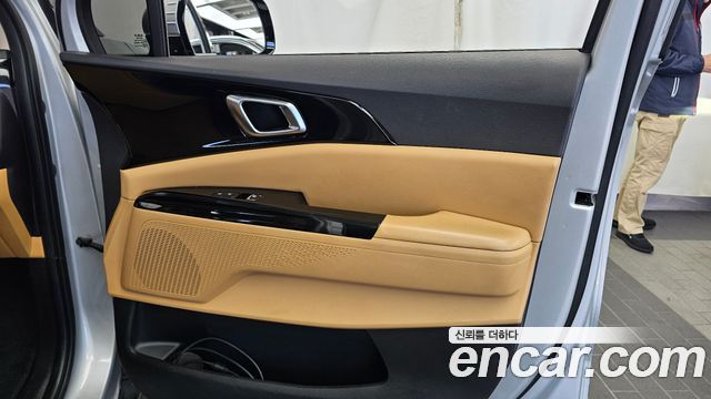 Kia Canival 2023 — photo 14
