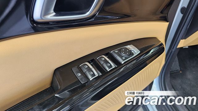 Kia Canival 2023 — photo 35