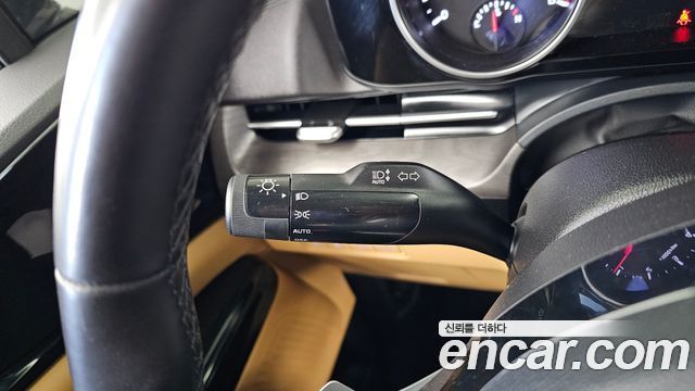 Kia Canival 2023 — photo 36