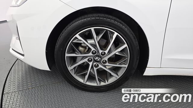Hyundai AVANTE 2019 — photo 5