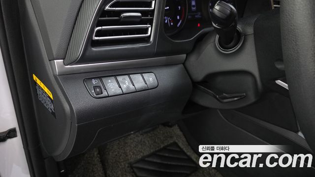 Hyundai AVANTE 2019 — photo 20