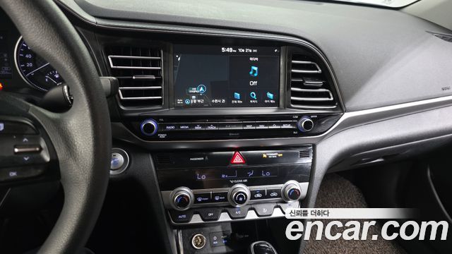 Hyundai AVANTE 2019 — photo 21