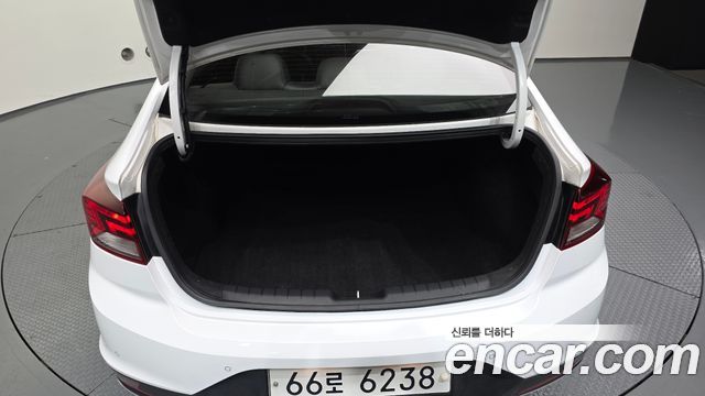 Hyundai AVANTE 2019 — photo 26