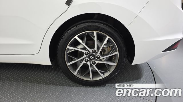 Hyundai AVANTE 2019 — photo 7
