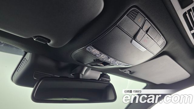 Mercedes-Benz GLC-Class 2018 — photo 17