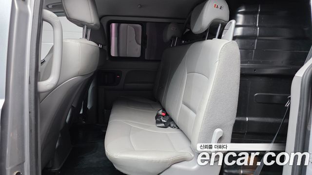 Hyundai Starex 2018 — photo 12