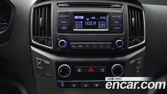 Hyundai Starex 2018 — photo 17