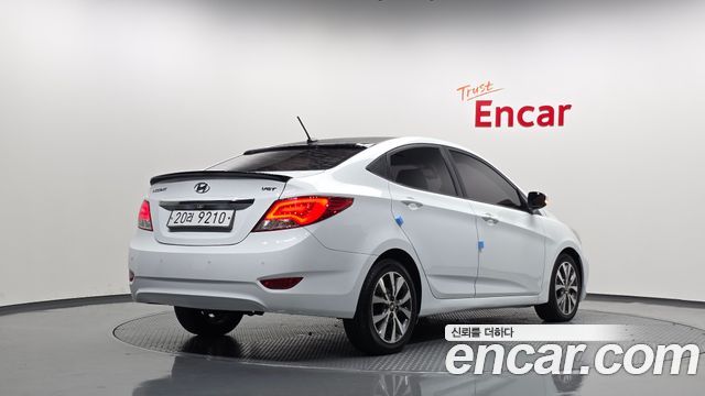 Hyundai Accent 2012 — photo 2