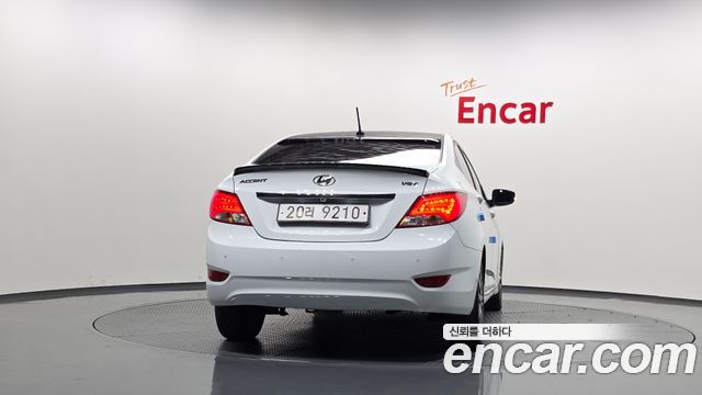 Hyundai Accent 2012 — photo 4