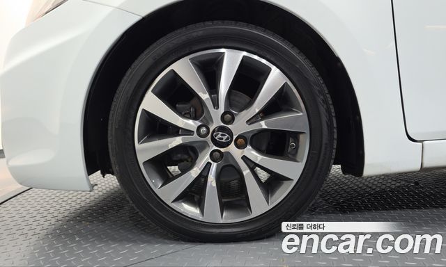 Hyundai Accent 2012 — photo 5