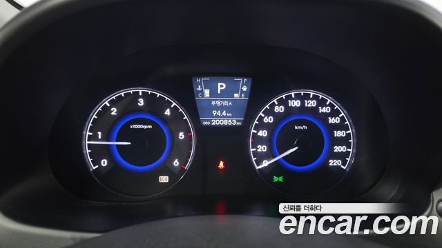 Hyundai Accent 2012 — photo 11