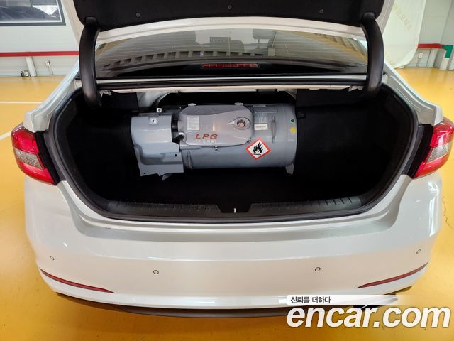 Hyundai Sonata 2016 — photo 19