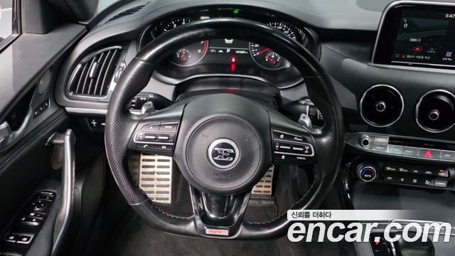 Kia Stinger 2018 — photo 13