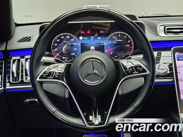 Mercedes-Benz S-Class 2023 — photo 11