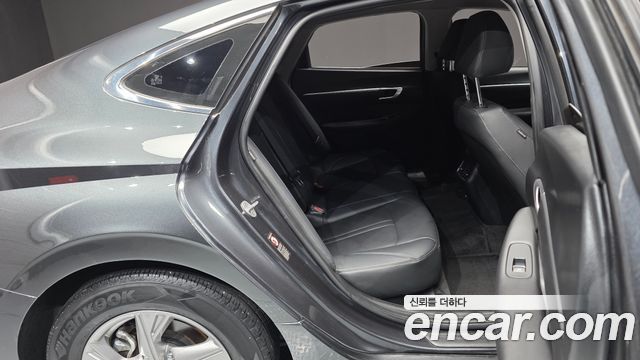 Hyundai Sonata 2023 — photo 17