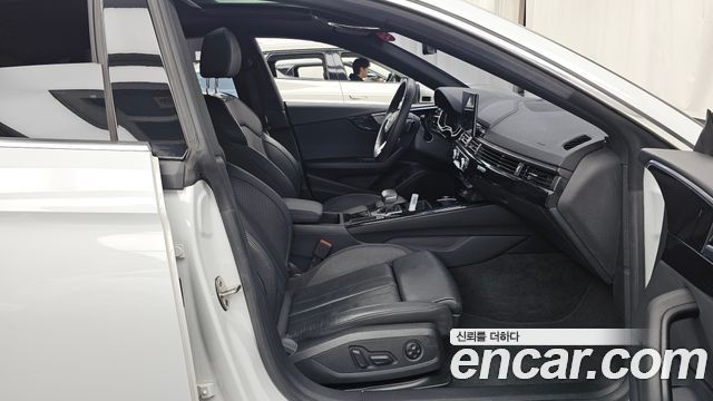 Audi A5 2021 — photo 17
