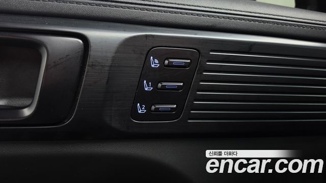 Hyundai Santafe 2025 — photo 31