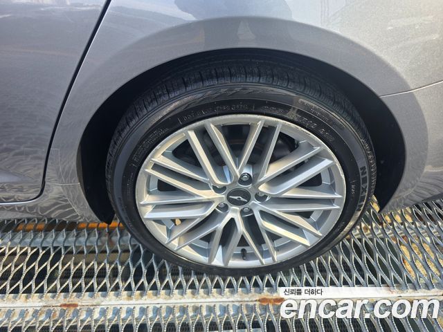 Genesis G70 2019 — photo 19