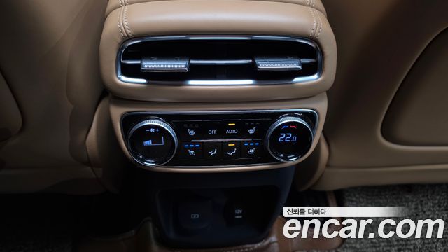 Genesis GV80 2020 — photo 24