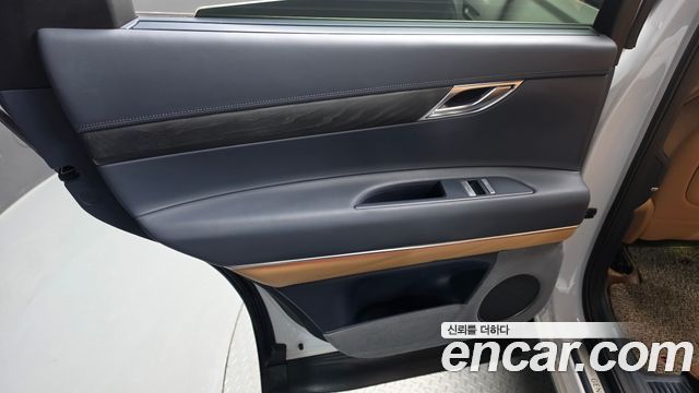 Genesis GV80 2020 — photo 15