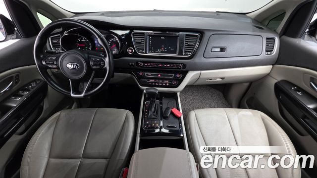 Kia Canival 2018 — photo 7