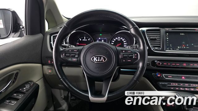 Kia Canival 2018 — photo 13