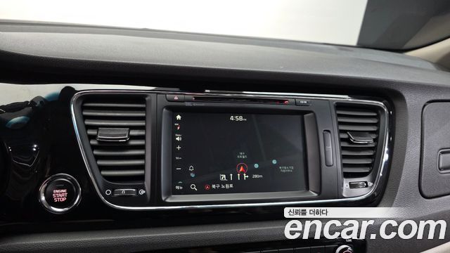 Kia Canival 2018 — photo 14