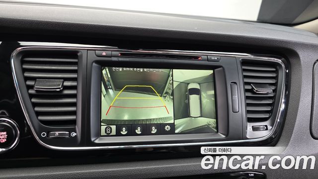 Kia Canival 2018 — photo 15