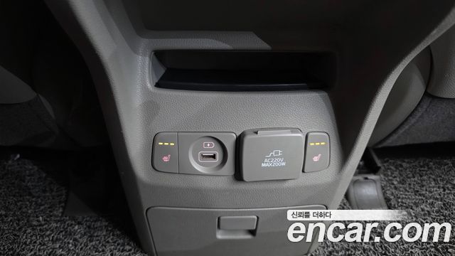 Kia Canival 2018 — photo 18
