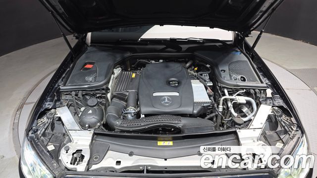 Mercedes-Benz E-Class 2017 — photo 6