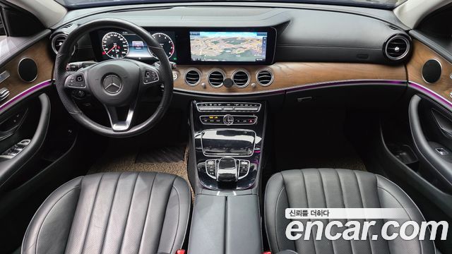 Mercedes-Benz E-Class 2017 — photo 7