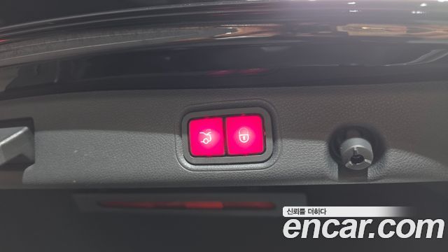 Mercedes-Benz E-Class 2017 — photo 20