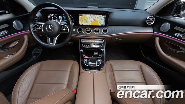 Mercedes-Benz E-Class 2019 — photo 10