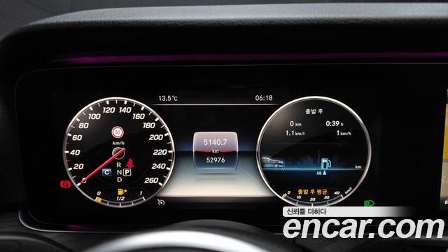 Mercedes-Benz E-Class 2019 — photo 11