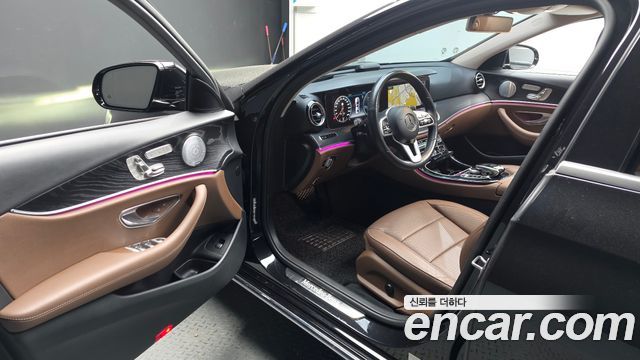 Mercedes-Benz E-Class 2019 — photo 13