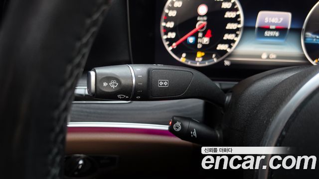 Mercedes-Benz E-Class 2019 — photo 23