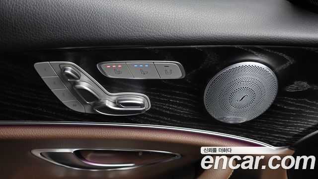 Mercedes-Benz E-Class 2019 — photo 27