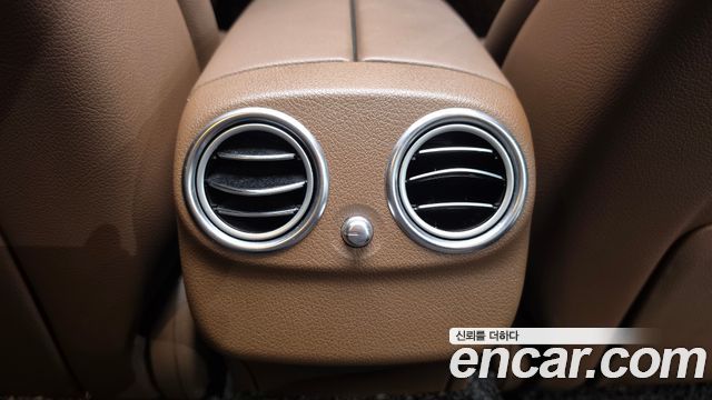 Mercedes-Benz E-Class 2019 — photo 34