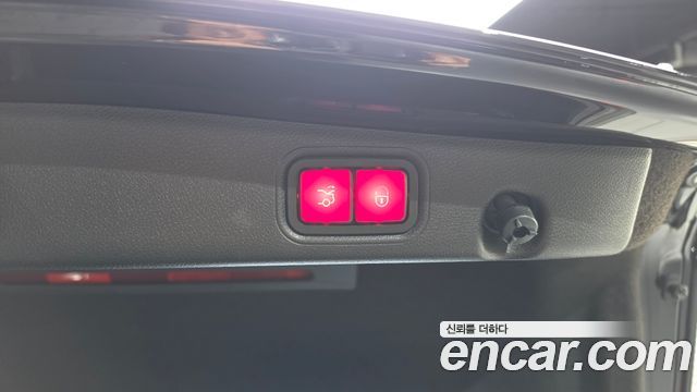 Mercedes-Benz E-Class 2019 — photo 35