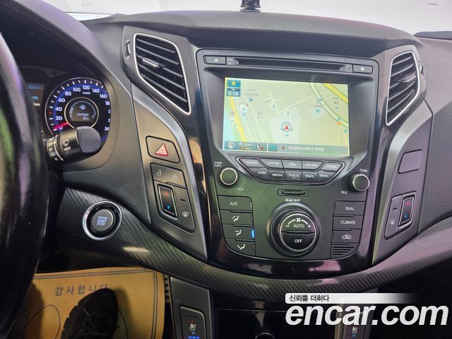 Hyundai i40 2015 — photo 16