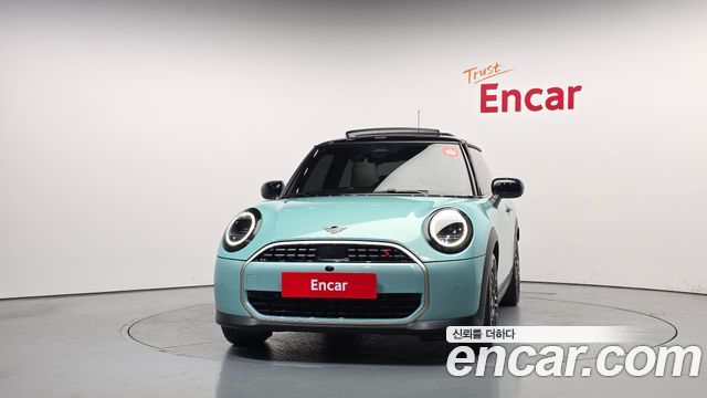 Mini Cooper 2025 — photo 3