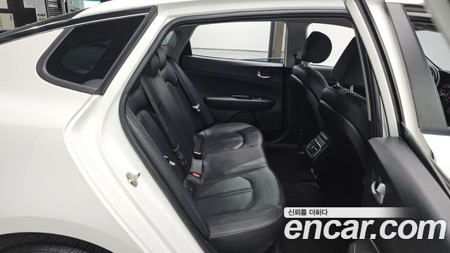 Kia K5 2020 — photo 11
