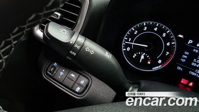 Hyundai Venue 2021 — photo 17