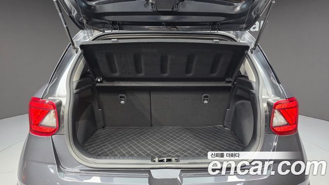 Hyundai Venue 2021 — photo 19