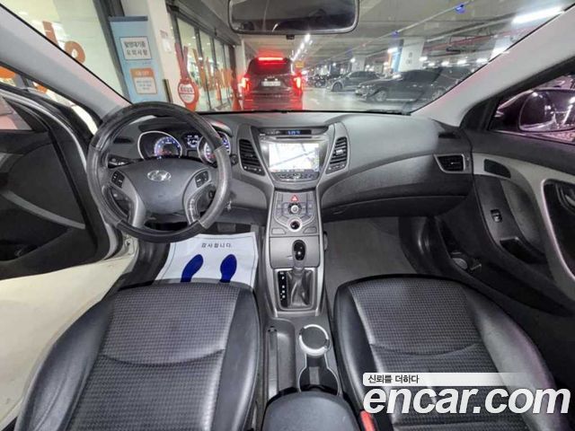 Hyundai AVANTE 2014 — photo 6