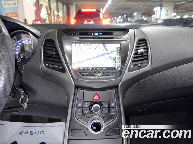 Hyundai AVANTE 2014 — photo 12