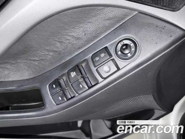 Hyundai AVANTE 2014 — photo 14