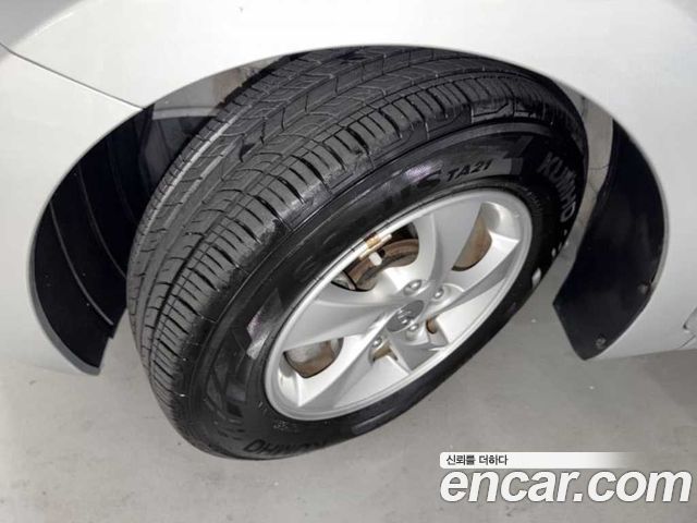 Hyundai AVANTE 2014 — photo 18