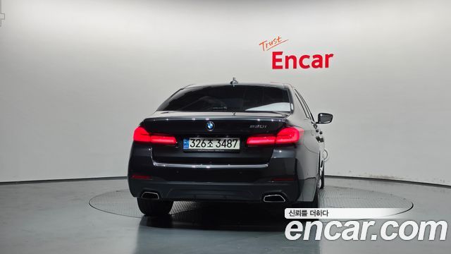 BMW 5-Series 2021 — photo 4